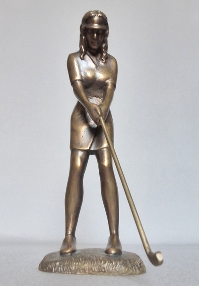 Skulptur "Golferin - realistisch", Bronze 21 cm von Kunstwerk