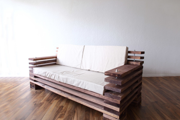 Design-Sofa aus Holz von Herr Mittmann