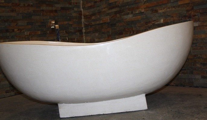 Badewanne Freistehende Wanne Spa Steinwanne Becken Badetopf Freistehend Badewannen Gartenpool Aussenwanne Terrazzo Stein Pool Sanitär Diese Wanne wird von Hand aus Terrazzo Stein mit Zement in Bali gefertigt, Bath Terrazzo Stone Bathtub Freestanding Spa von https://www.tar-shop-bali.com