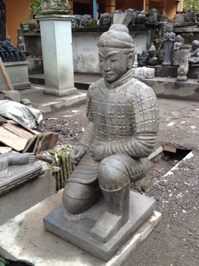 Skulptur Stein Samurai Japan Kämpfer Steinskulptur Krieger Figur Garten Statue Dekoration von TARSHOPBALI