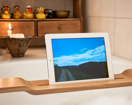 Halter für iPad und Tablet für die Badewanne aus Eiche - WOOD U? RELAX von trimborn-eich