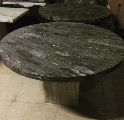 Tisch Fossil Stein Resin Couchtisch Versteinertes Holz Esstisch Küchentisch Wohnzimmertisch von TARSHOPBALI
