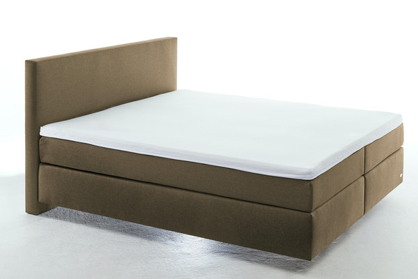 YAK Boxspringbett 200x200 cm Beige mit schlichtem Kopfteil von yakbett.de