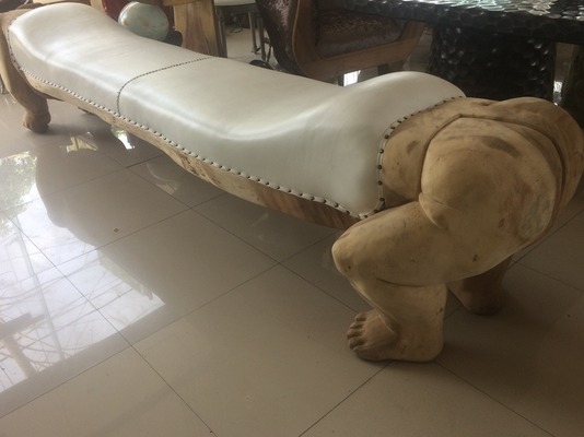 Bank Sofa Couch Polstermöbel Lounge Liege Ottomane Tagesbett Relaxliege Sessel Liegeinsel Loungeliege Gartenliege Sonnenliege Garten Loungeliegen Tagesbett diese Hochwertige Liege wird in Handarbeit auf Bali aus Teak Holz mit Echtem Ziegenleder gefertigt von www.TAR-SHOP-BALI.com