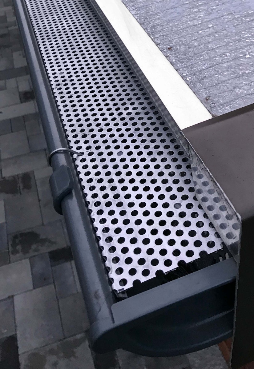 Dachrinnen Laubschutzgitter für Dachrinnenbreite 125 mm (Typ 300) Aluminium-Blank von 4 Home and Garden