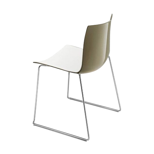 Arper - Catifa 46 0278 Stuhl zweifarbig Kufe Chrom - weiß/taubengrau/Außenschale glänzend/innen matt/Gestell verchromt/neue Farbe von Arper