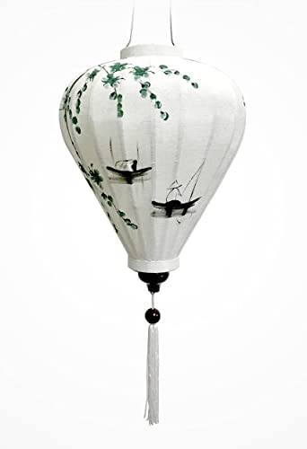 Asiatische Laterne aus Weißem Leinenstoff M - Durchmesser Ø33cm - Handbemalte Laterne mit Motiv Fischer und Pflaumenblüte - Dekoration und Kunsthandwerk aus Vietnam (M25-CAUCA) von Art Saigon