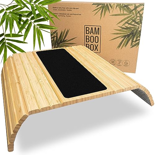 BAM BOO BOX Sofatablett aus Bambus - Couch Tablett flexibel - Sofatablett Armlehne - Sofa Tablett Holz - Sofa Tablett Armlehne - Armlehnen Tablett - Tablett für Sofa und Couch - Naturfarbe mit Pad von BAM BOO BOX