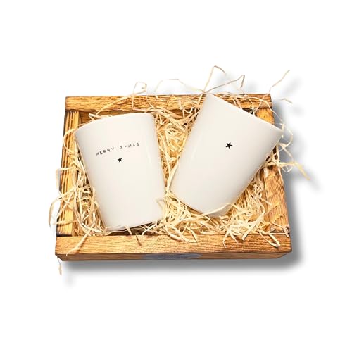 BAVAREGOLA "X-Mas & Stern 2er Weihnachts Porzellan Becher Geschenk Set weiß 280ml mit Spruch & Motiv - Tasse ohne Henkel für Kaffee, Tee, Latte oder Cappuccino als Geschenk zu Weihnachten von BAVAREGOLA