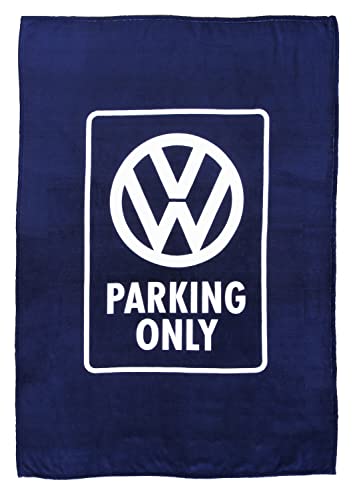 BRISA VW Collection - Weiche Volkswagen Kuschel-Fleece-Schmuse-Decke mit Volkswagen Logo Design (150x200cm/Parking Only/Blau) von BRISA