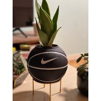 Nike Mini Basketball Planter | Schwarz & Weiß von BaeLoveCreations