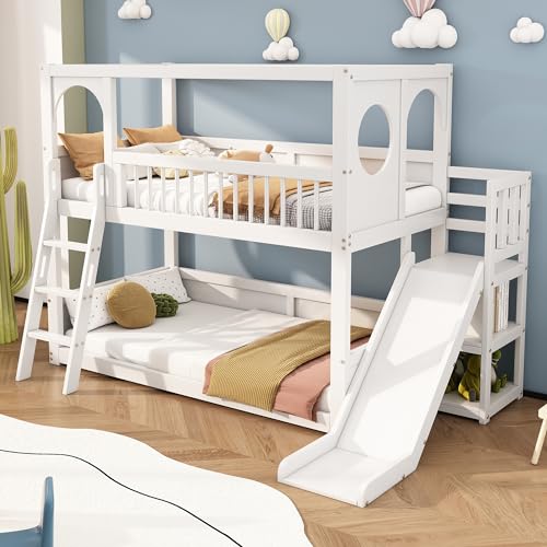 Becag Kinderbett Etagenbett 90x200 cm für 2 Kinder, Hochbett mit Leitern und Rutschen, Hausbett Holzbett mit Regalen Stauraum, Bettgestell mit Rausfallschutz und Lattenrost, Ohne Matratze, Weiß von Becag