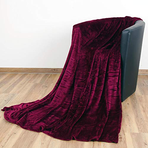 Bestlivings Kuscheldecke Wohndecke Celina - hochwertige Flauschige Decke, 150 x 200 cm - Aubergine von Bestlivings