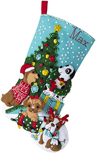 Bucilla Weihnachtsstrumpf-Set, Filz-Applikationen, Weihnachtshunde, 45,7 cm, Baumwolle, Multicolor von Bucilla