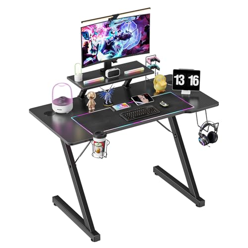 CHOWGOLI Gaming Tisch 100x55x75cm, Gaming Schreibtisch Schwarz KohlefaseroberfläChe, Z Rahmen PC Tisch, Computertisch mit MonitorstäNder, GeträNkehalter, KopfhöRerhaken, Ergonomischer Gaming Desk von CHOWGOLI