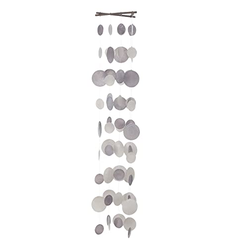 Tolles Muschel Windspiel Capiz aus hochwertigem Perlmutt. Modell: PEPA GRAU Rund, 100 cm Länge und 20 cm Durchmesser, Design in Grautönen mit Muster, Material Perlmutt von CmD