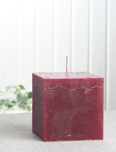 Rustik-Stumpenkerze, viereckig, 7,5x7,5x7,5 cm Ø, rubin-bordeaux von CandleCorner Rustik-Kerzen