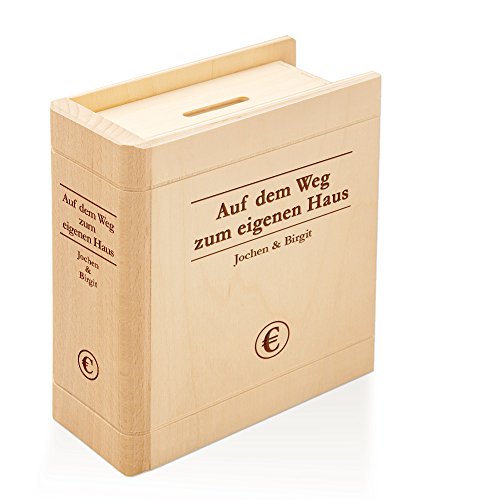 Spardose Buch aus Holz mit Gravur – Auf dem Weg zum eigenen Haus – Personalisiert mit Namen - Sparbuch als originelles Hochzeitsgeschenk - Geldgeschenk-Sparbüchse aus Ahornholz - 13,5 x 16,5 x 6,5 cm von Casa Vivente