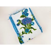 Vintage Florales Bade-/Duschhandtuch Mit Fransen - Blau + Lila von ChenuzAtelier