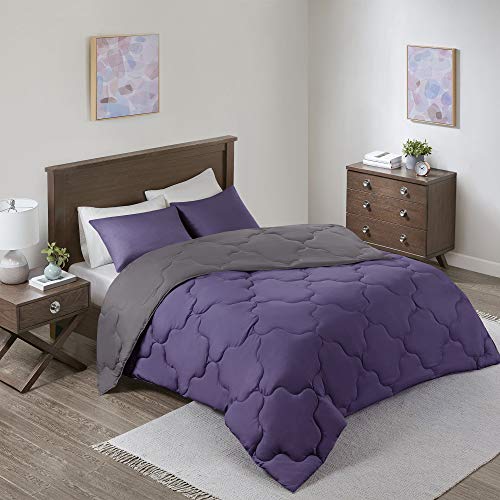 Comfort Spaces Vixie Reversible Comforter Set-Modern Geometric Quaterfoil Cloud Quilted Design All Season Down Alternative Bedding, Matching Shams, King(104"x92"), Purple/Charcoal von Comfort Spaces
