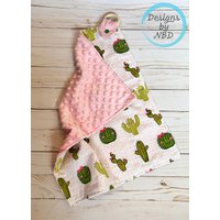 Personalisierte Rosa Herzen Und Kaktus Lovey Decke Für Kind Baby, Minky Fleece Kinder Kleine Decke, Kinderliebe von CustomDesignsbyNBD