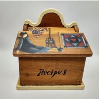 Vintage Rezeptbox Aus Holz Mit Handbemalter Amish Design von CynSellsVintage