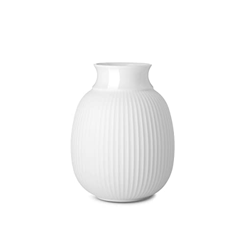 Lyngby Porcelæn Vase H17.5 cm Curve Klassische Rillen organische Formen, Weiss von DANMARK LYNGBY