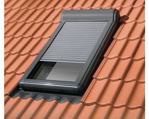 FAKRO Außenrollladen ARZ-Z Wave – Elektrisch gesteuert von Dachfenster von Fakro