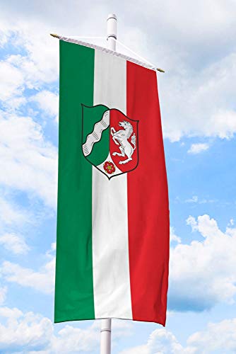 Deitert Bundesland-Flagge NRW – 80x200 cm NRW-Flagge mit Wappen (Dienstflagge), Bannerfahne aus reißfestem Polyester, NRW-Fahne mit Doppelsicherheitsnaht gesäumt von Deitert