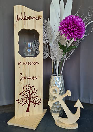 Designbysh Holzaufsteller, Holz Deko Schild Holzschild Eingangsschild mit Leuchtglas oder Solarlampe Lebensbaum, Willkommen in unserem Zuhause von Designbysh