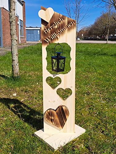 Holzaufsteller, Holz Deko Schild Holzschild Eingangsschild mit Deko Laterne Herzlich willkommen geflammt von Designbysh
