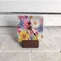 Uhr Aus Marmorfliese , Kleine Tischuhr, Standuhr Mit Blumenmotiv von DevinitaArtCreation