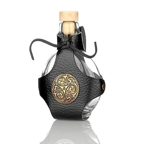 Eburya Glas Feldflasche mit Lederköcher & messingfarbenem keltischen Metallbeschlag von Eburya