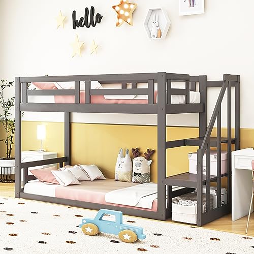 FEZTOY Kinderbett Etagenbett 90 x 200 cm, Niedriges Hochbett mit Sicherheitstreppe und 2 Lattenrost, Kinderbettrahmen, für Jungen und Mädchen,ohne Matratze(grau-Treppe) von FEZTOY