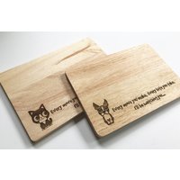 Hundeliebhaber Geschenk, Schneidebrett, Katze Person Käsebrett Aus Holz von FlolliePopDesigns