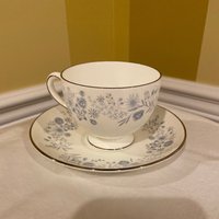 4Er-Set, Wedgwood-Porzellantasse Und Untertasse, Im Belle-Fleur-Muster, Blau-Weiß Geblümt Mit Platinrand. Tasse Untertasse , Set Von 4 von FourSquareChina