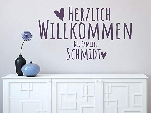 GRAZDesign Wandtattoo Flur Willkommen mit Namen, Wandaufkleber personalisiert für Wohnzimmer Eingang Herzlich Willkommen bei Familie, 70x40cm, 090 silbergrau von GRAZDesign