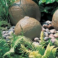 Robuster Kugel Quellstein aus Stein für den Garten - Pallare / 38cm (Dm); 57kg von Gartentraum.de