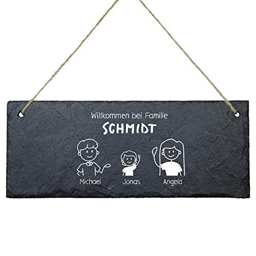 Geschenke 24 Schiefertafel Willkommen im Comic Stil (3 Figuren) - Türschild Familie Eingangstür Haustür - Schiefertafel mit Gravur - Schieferplatte personalisiert, Wanddeko von Geschenke 24