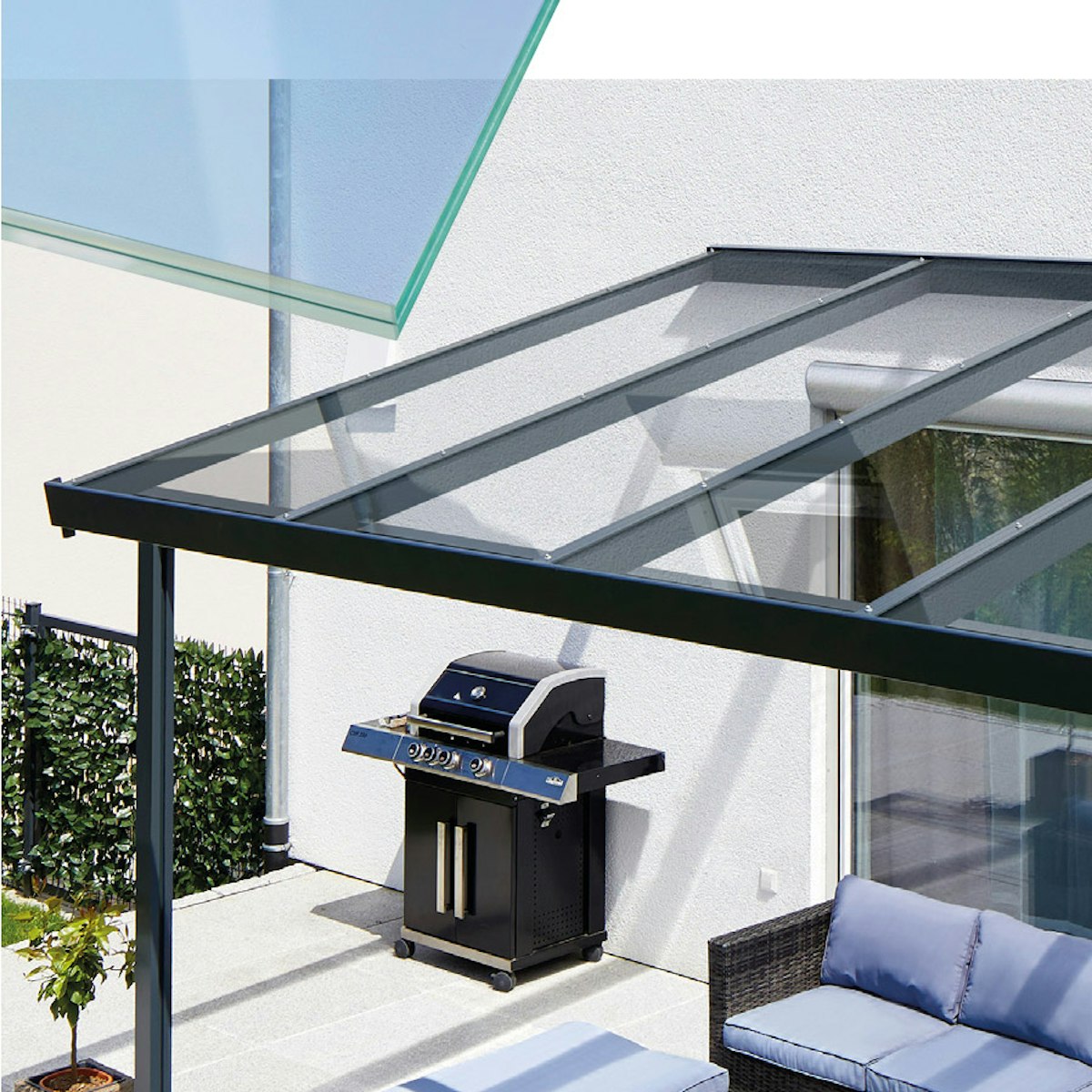 Gutta Terrassendachsystem Premium weiß/anthrazit 812,5 x 306 cm Echtglas klar (VSG) Weiß von Gutta