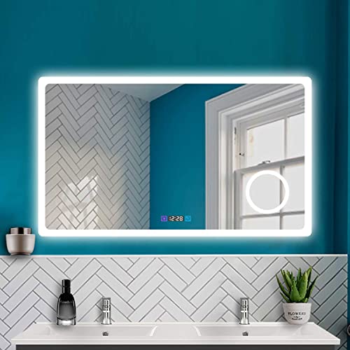 HAPAOSO Badspiegel mit Beleuchtung 120x70cm, Badezimmer LED Spiegel mit Uhr Dimmbar Kaltweiß + Neutralweiß + Warmweiß Beleuchtung + 3X Vergrößerung + Beschlagfrei + Wandspiegel mit Touchschalter von HAPAOSO