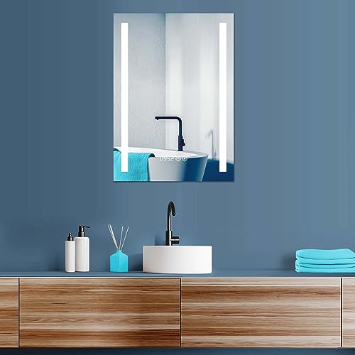HOKO® LED Badspiegel 60x80 cm. Badezimmer Spiegel mit Uhr. Design Bad Spiegel mit Beleuchtung und mit Touch Schalter + LED Lichtwechsel - Warmweiß - Kaltweiß - Neutral von HOKO
