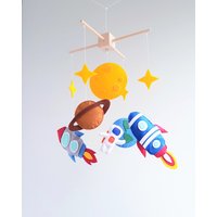 Raum Baby Mobile Raumschiff Galaxy Astronauten Kinderzimmer Dekor Planet Mond Stern von HappinessBabyToys