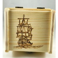 Segelschiff & Kompass Aufbewahrungsbox Aus Holz | Brandmalerei Schmuck Aufbewahrung Schatztruhe Box von HappyThoughts108