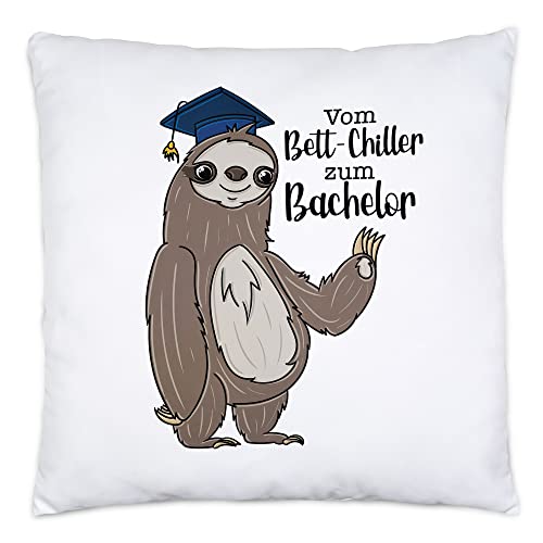 Hey!Print Vom Bett-Chiller zum Bachelor Kissen Inkl. Füllung Abschluss Geschenk Absolvent Absolventin Faultier Uni Hochschule von Hey!Print