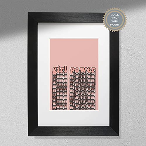 Hygge Creations Girl Power – Pink Wall Art | Feminismus Print | Yoga Print weißer Rahmen ohne Passepartout A4 von Hygge Creations