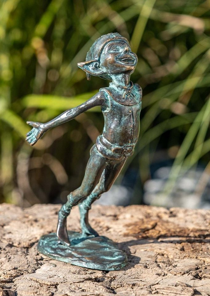Dekofigur IDYL Bronze-Skulptur Elf stehend, Bronze – sehr robust – Langlebig – witterungsbeständig gegen Frost, Regen und UV-Strahlung. Die Modelle werden in Wachsausschmelzverfahren in Bronze gegossen und von Hand patiniert. von IDYL