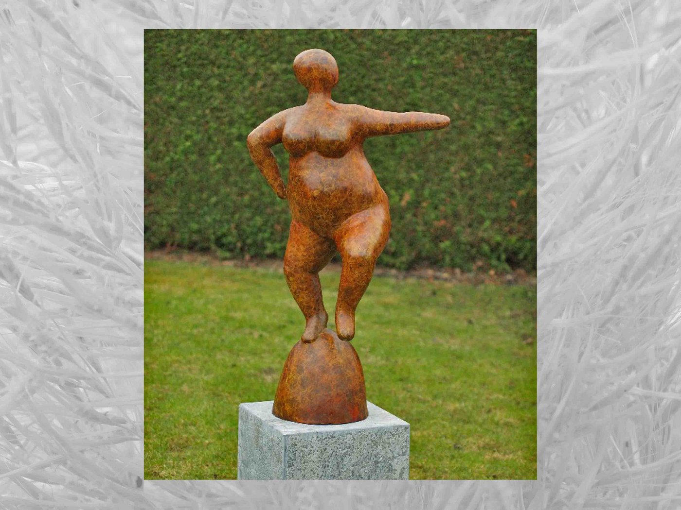 IDYL Gartenfigur IDYL Bronze-Skulptur Große Frau orange heiße Patina, Bronze von IDYL