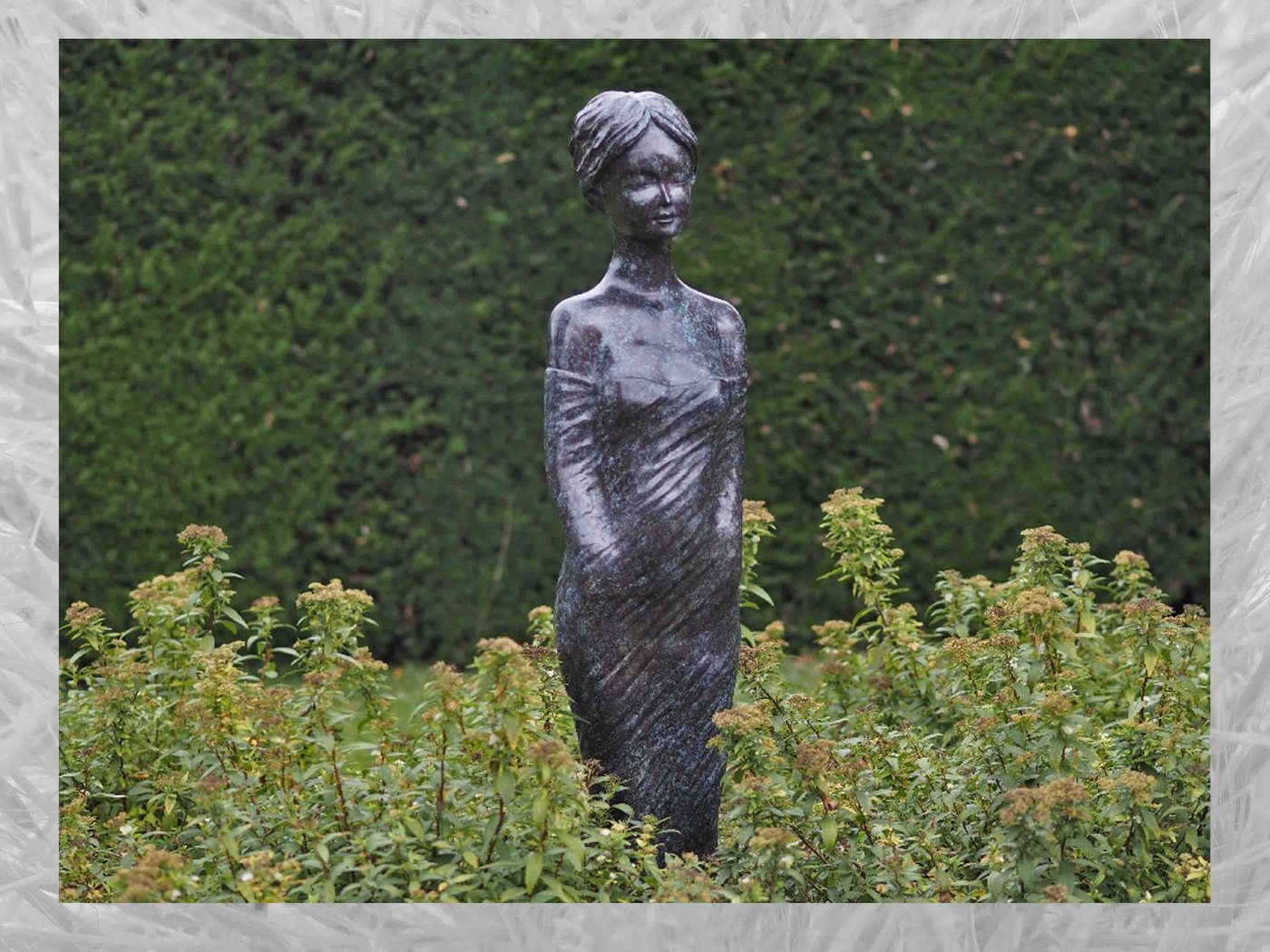 IDYL Gartenfigur IDYL Bronze-Skulptur Stehende Frau, Bronze von IDYL