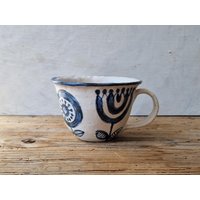 Cappuccino Tasse Handgemacht, Geschenk Für Kaffee-Liebhaber, Blau-Weiße Rustikale Keramiktasse, Blumen Teetasse von IslaClayCeramics